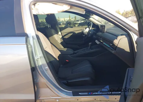 2024 Honda Accord Hybrid Sport z USA, uszkodzony, nr VIN 1HGCY2F50RA007477